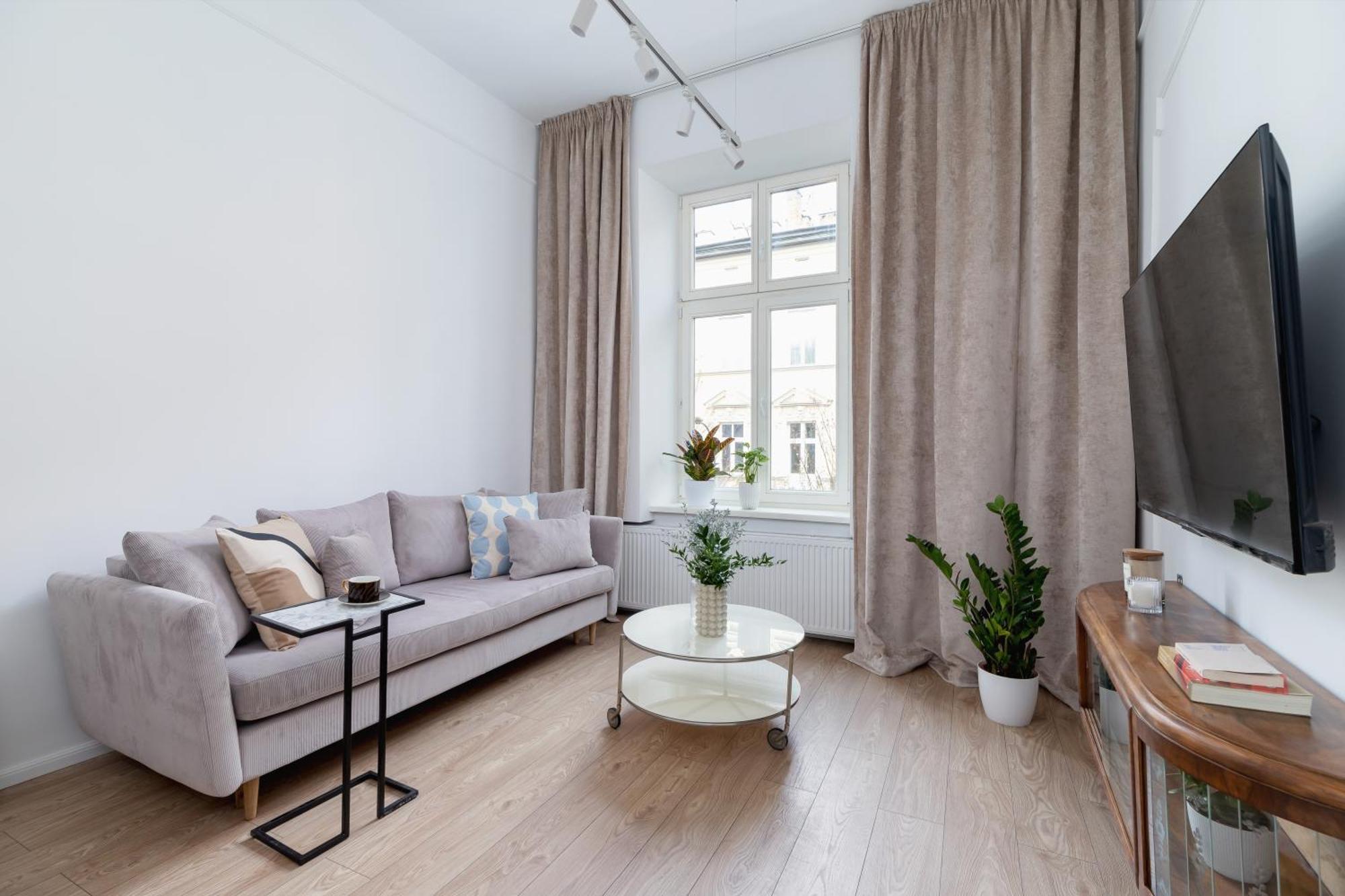 One Bedroom - Dietla 68 Street