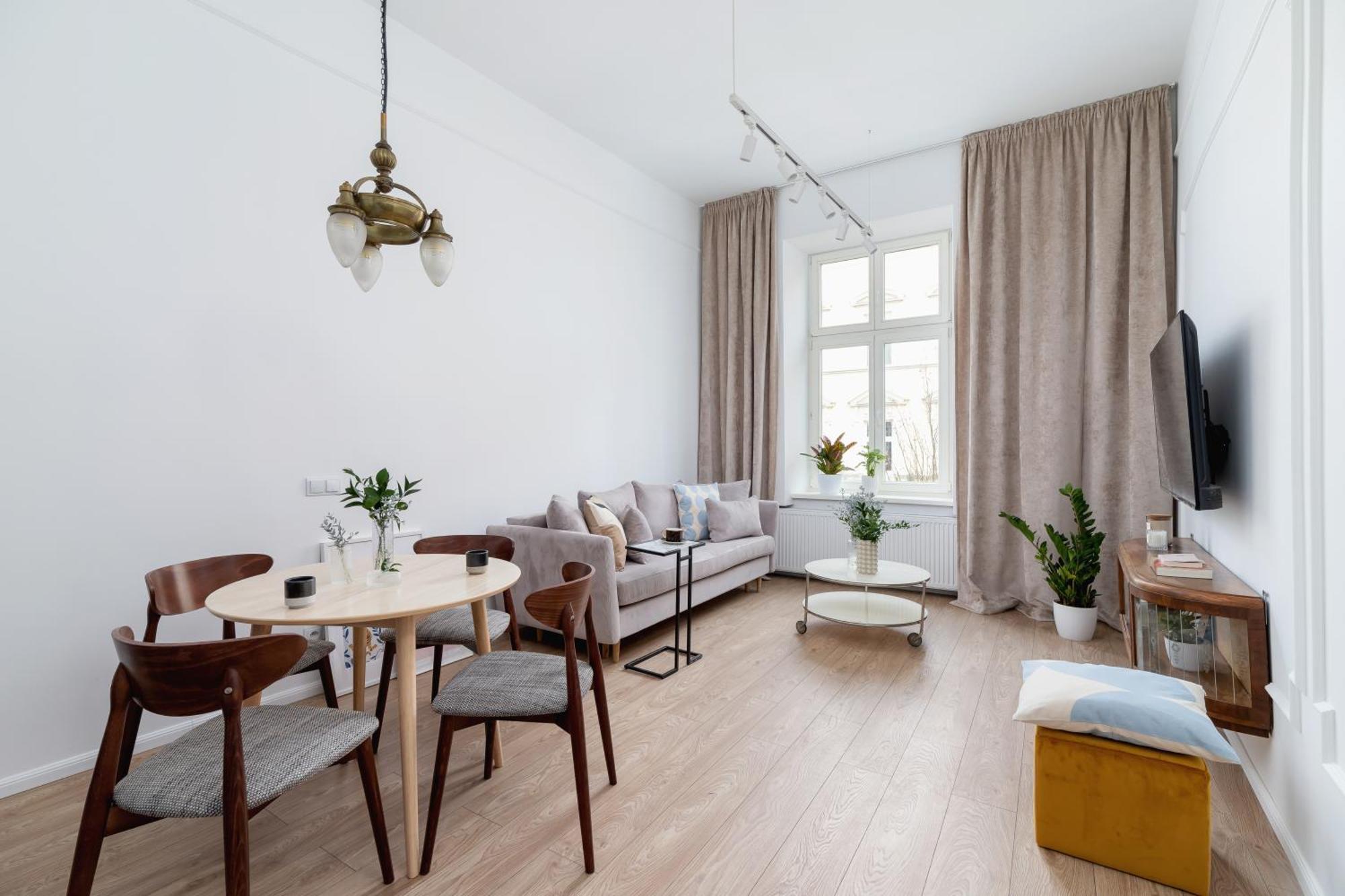 One Bedroom - Dietla 68 Street